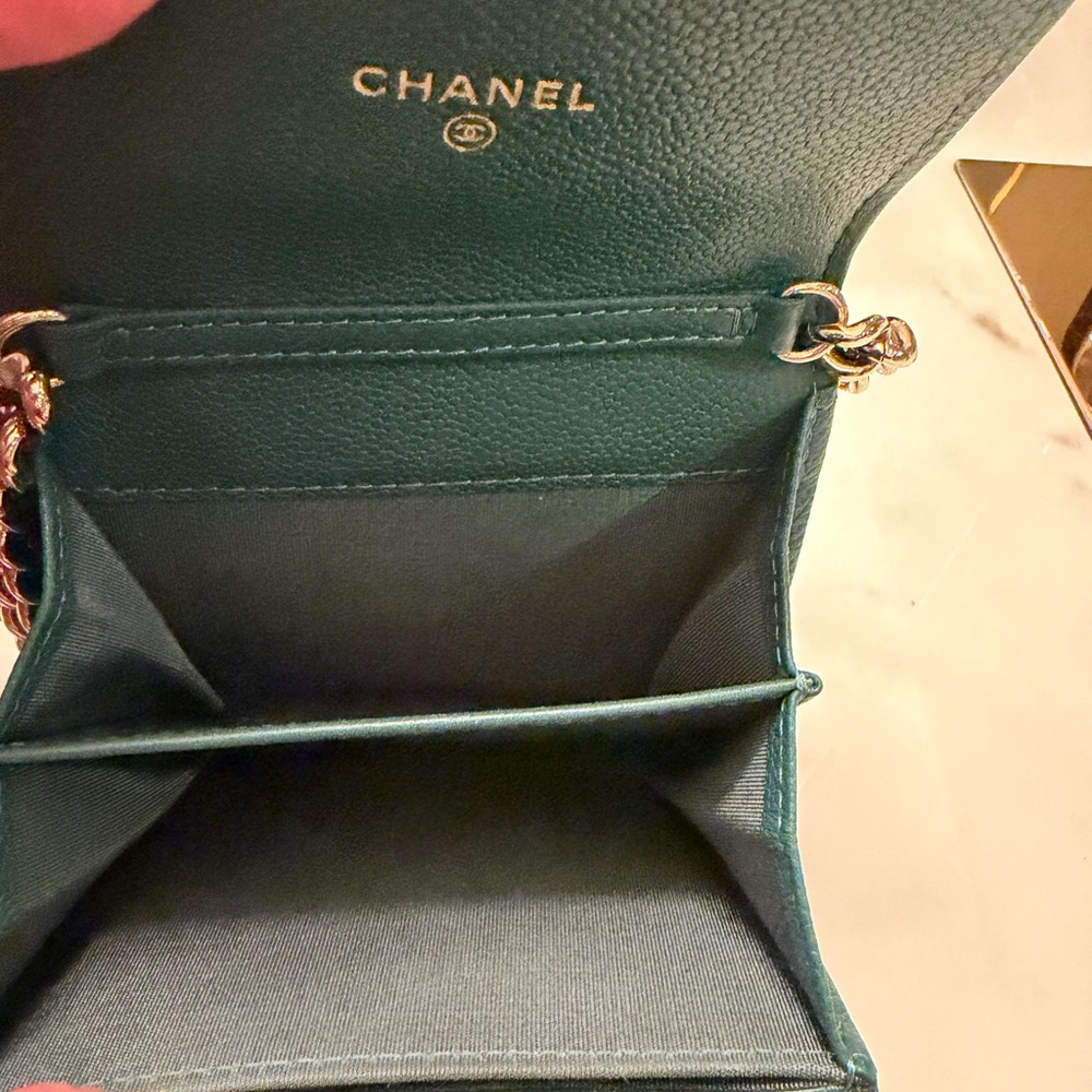 CHANEL Boy Caviar Card Holder Wallet on a chain- Green with gold hardware - Picture 3 of 14